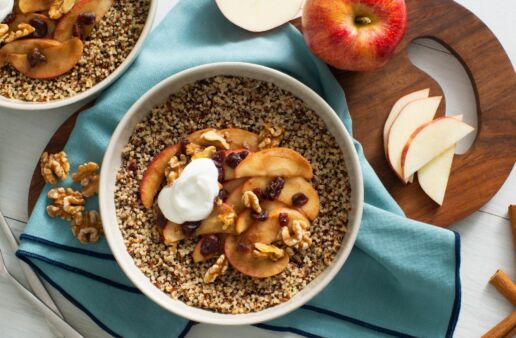 breakfast-bowl-with-quinoa-apple-walnuts-and-cinnamon