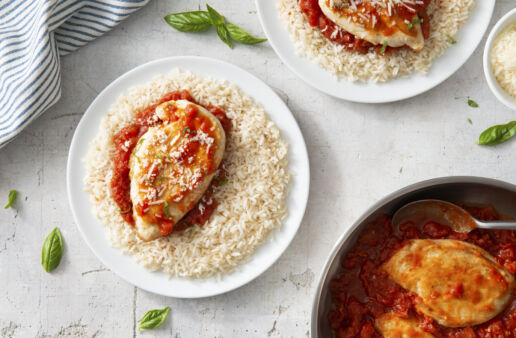 Bistro herbed chicken and rice with tomatoes and garlic